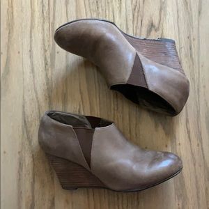 Aldo brown platform boots. 8/38 Leather